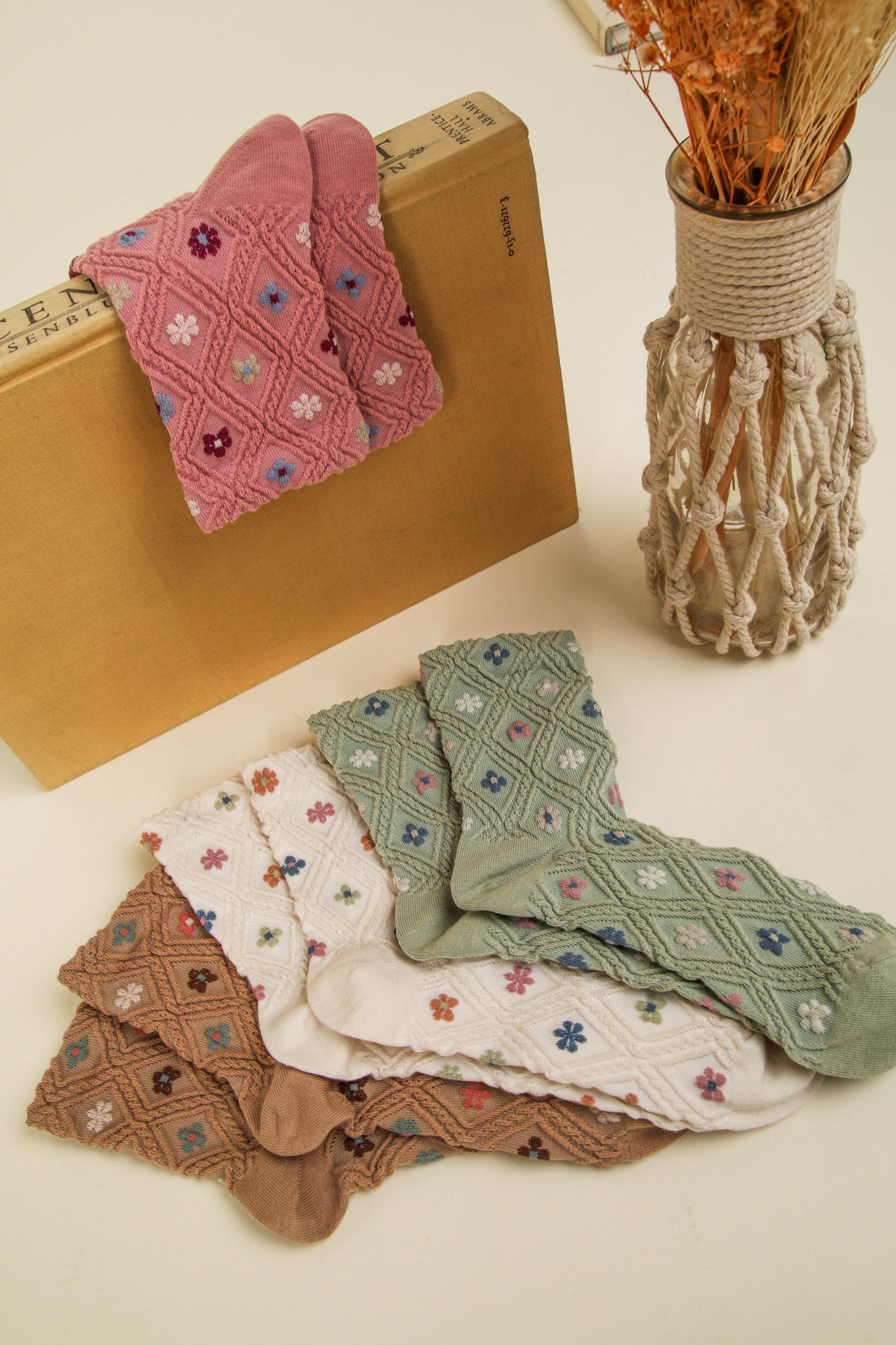 Floral Printed Textured Crew Socks