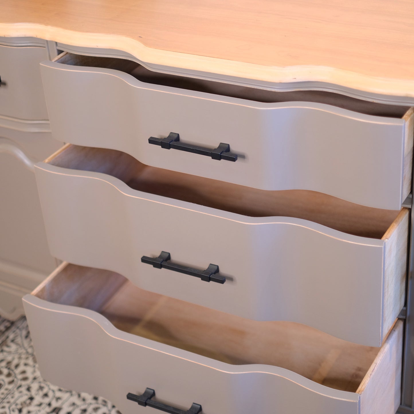 Leatherwood Bassett Server
