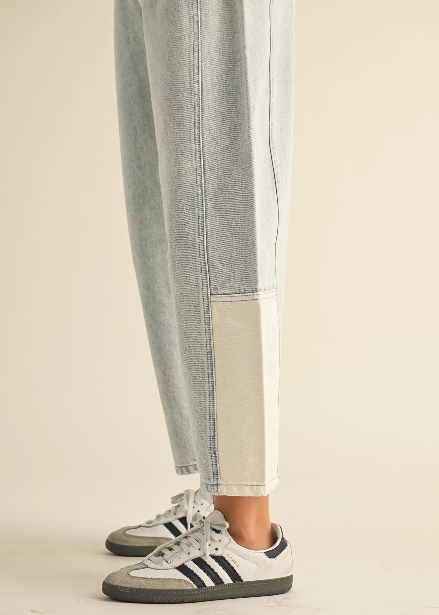 Light Panel Barrel Jeans