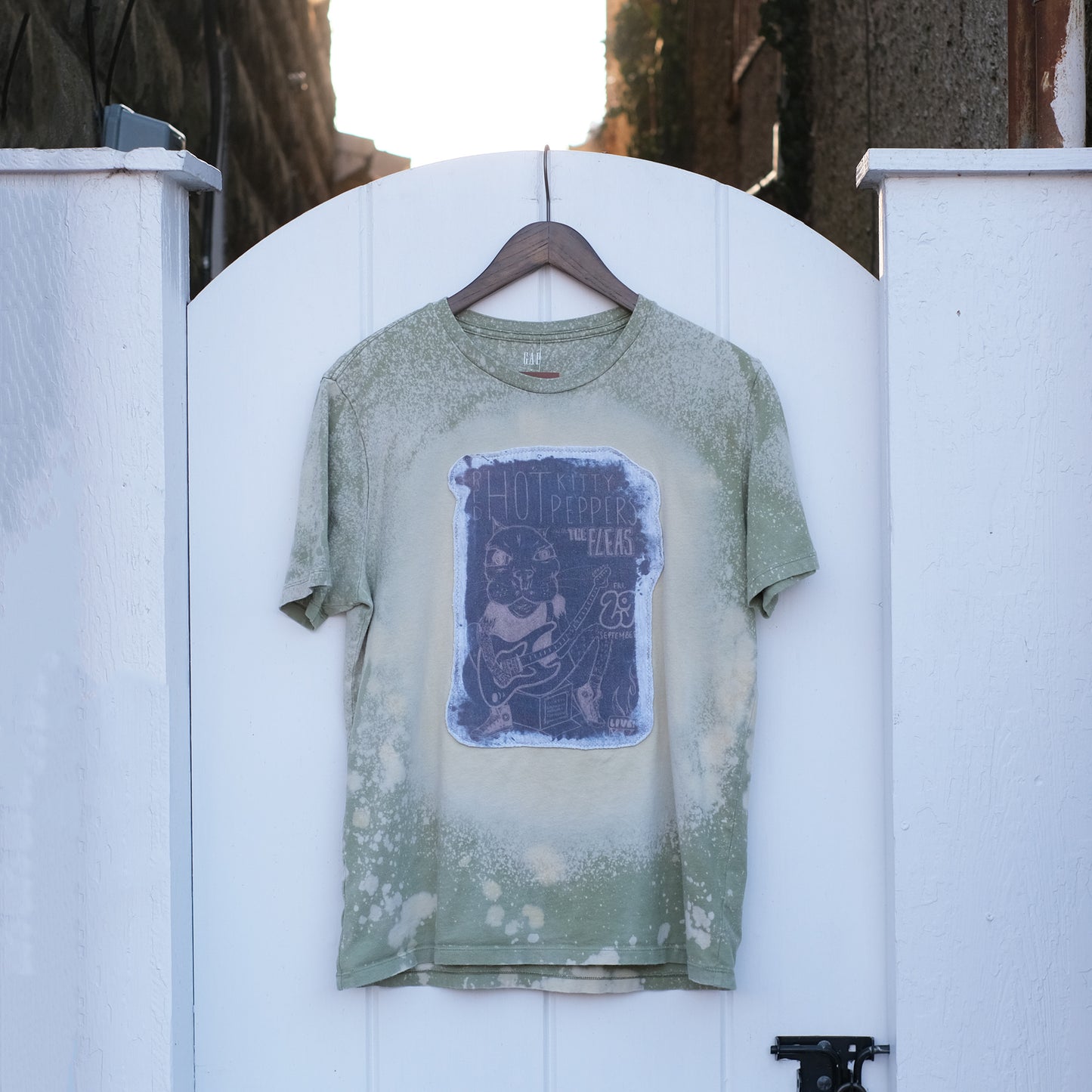 kitty peppers t-shirt - olive M