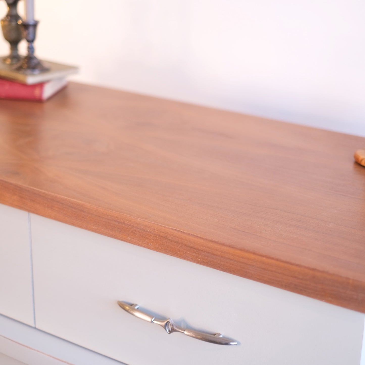 United Silver Beauty Chest of Drawers