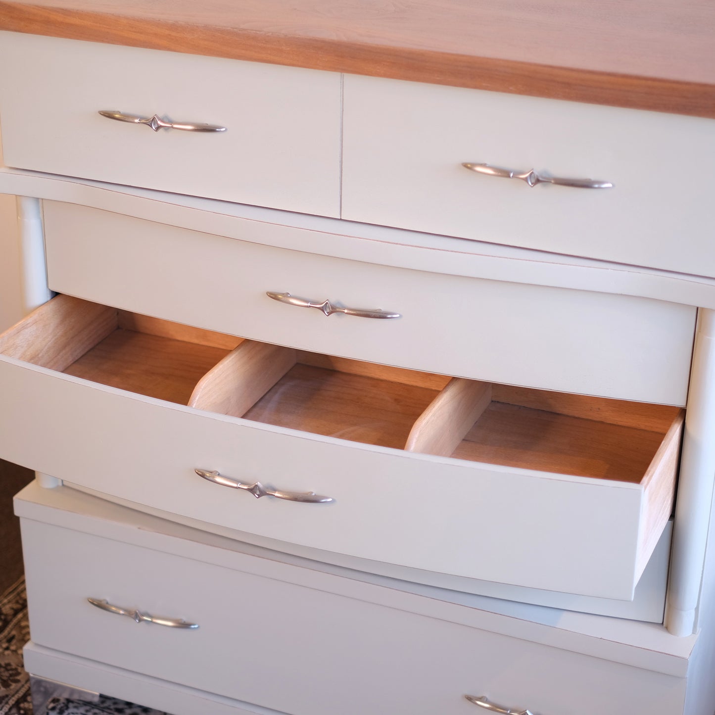 United Silver Beauty Chest of Drawers