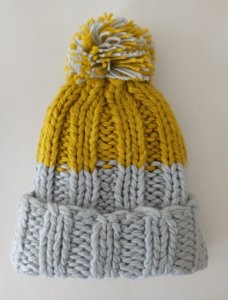 Ribbed Chunky 2-Tone Pom Beanie