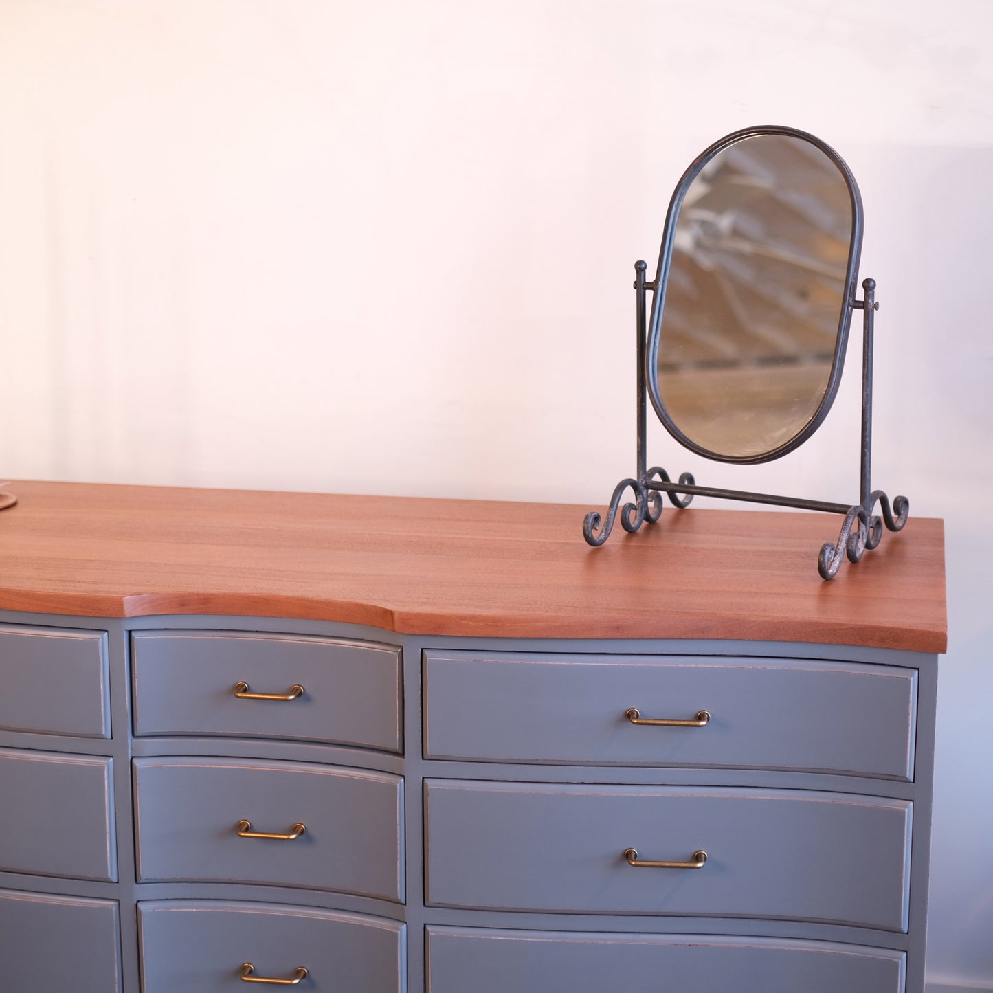 Peppercorn Mahogany Dresser