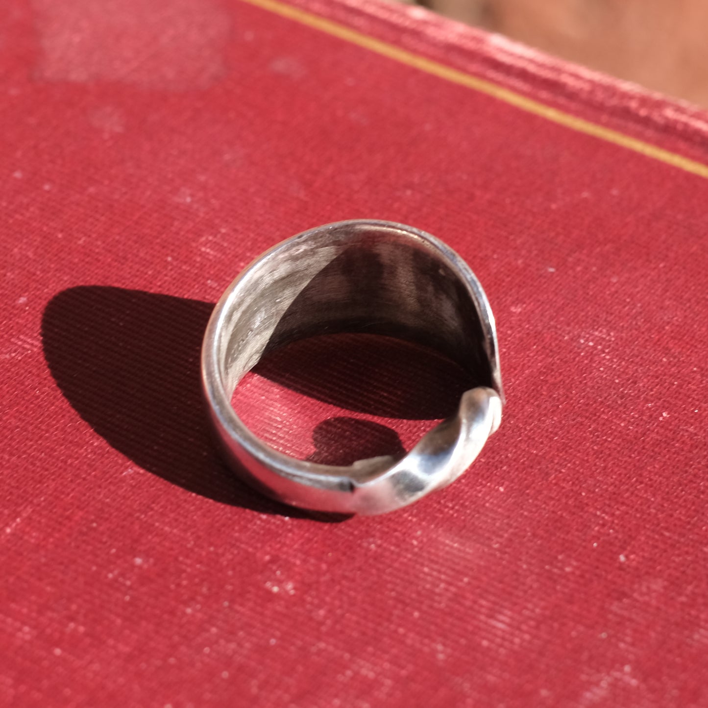 Soda Smooth Twist Spoon Ring