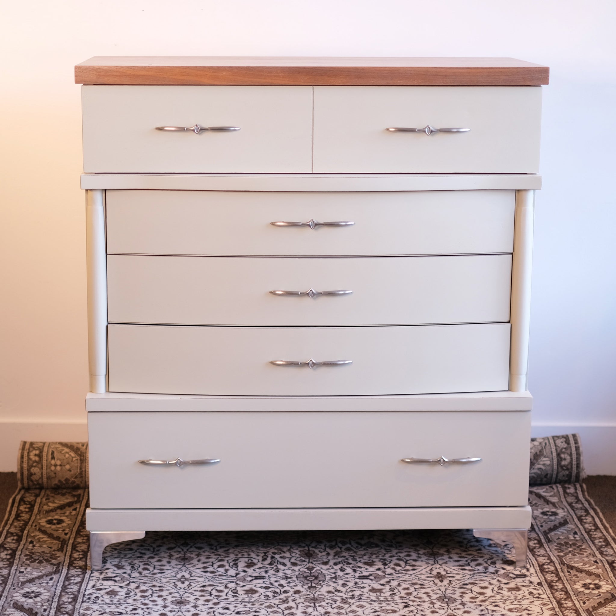 United Silver Beauty Chest of Drawers