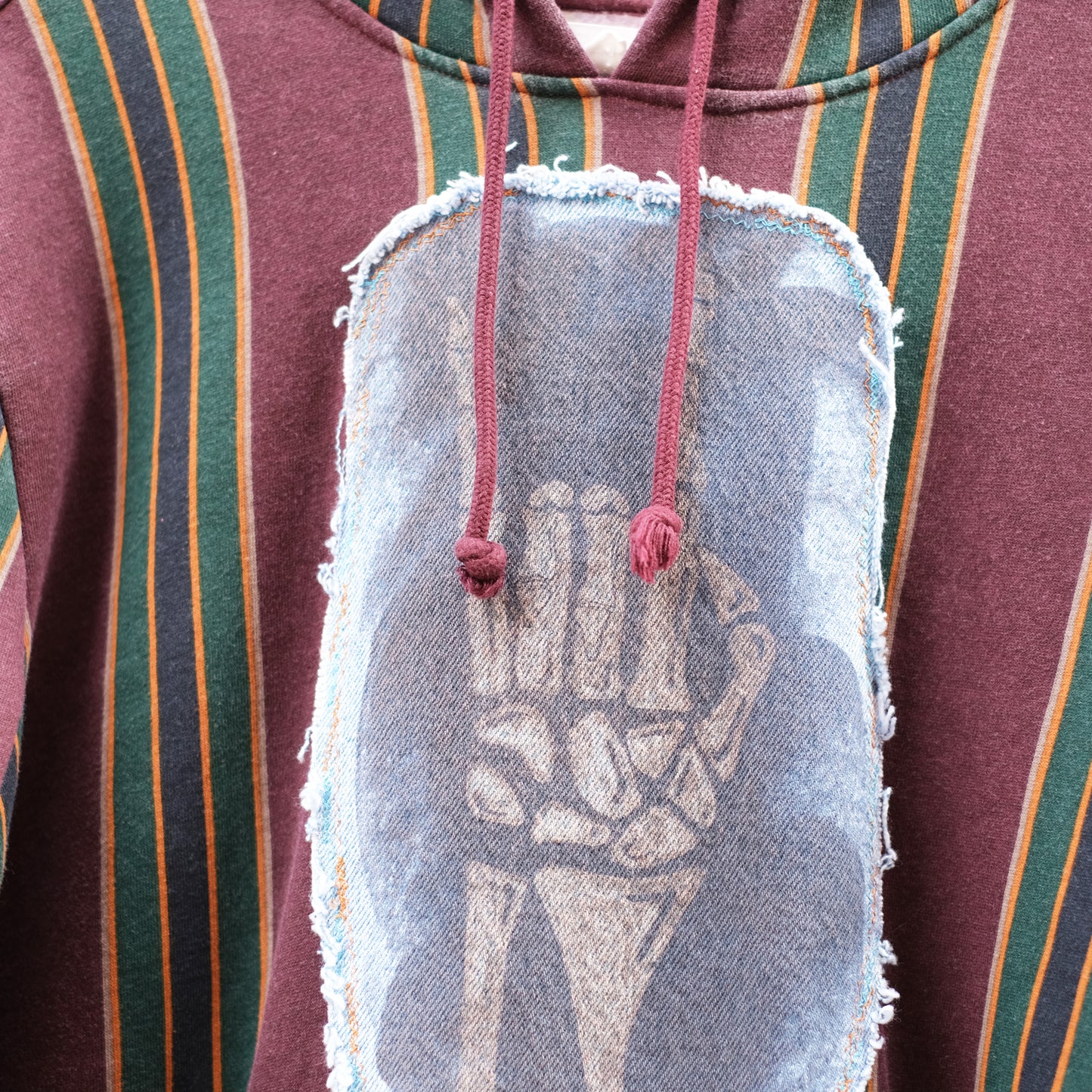 rock on hoodie- stripe burgundy M