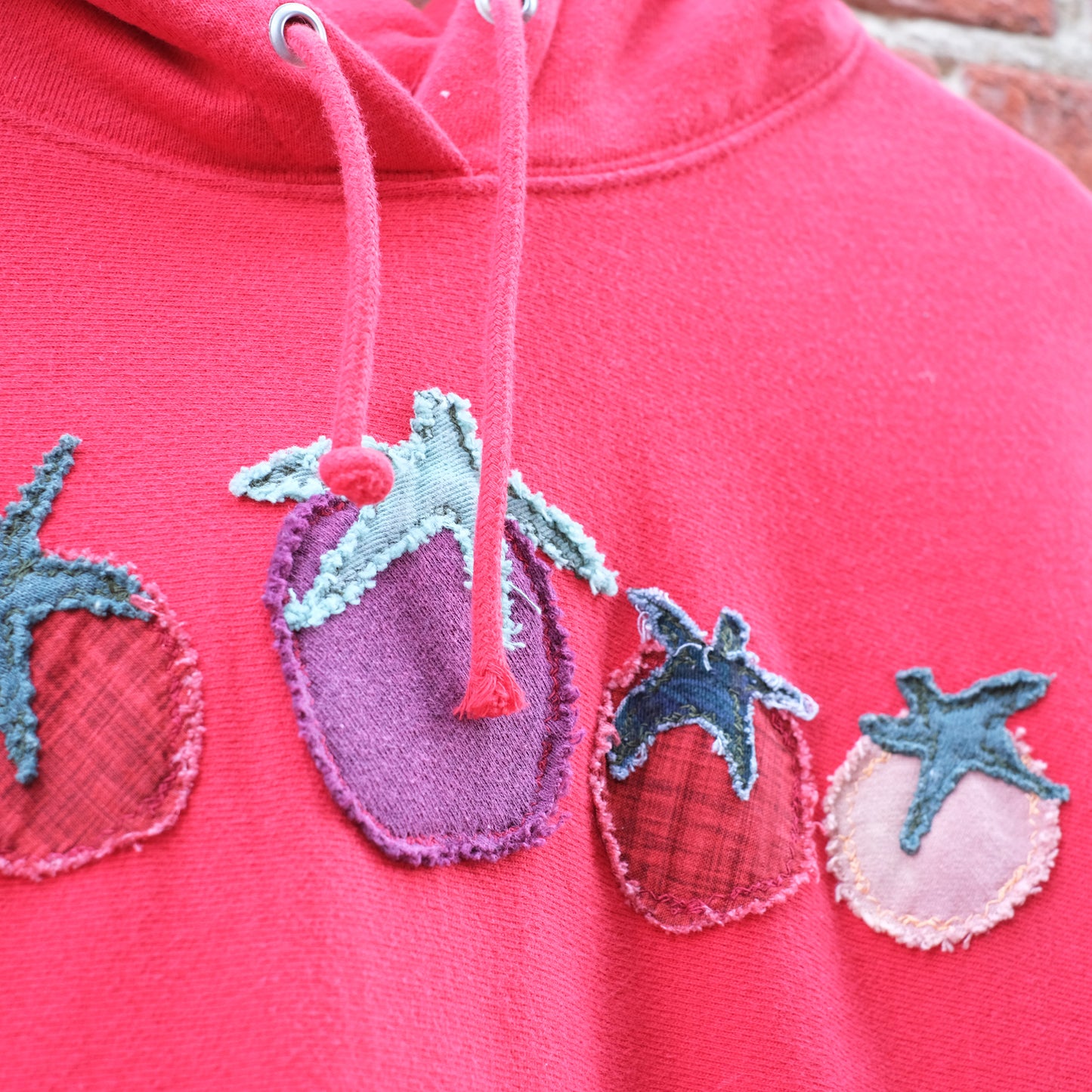 tomato patch hoodie - red kid's L