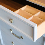 Load image into Gallery viewer, Linen Thomasville Gentleman&#39;s Chest
